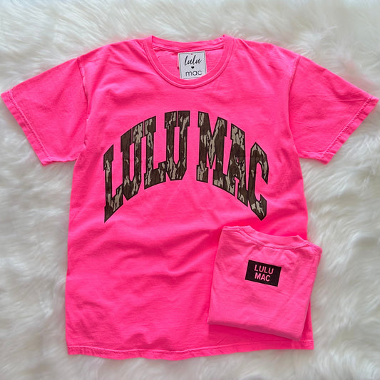 Lulu Mac Bottomland Tee NEON PINK
