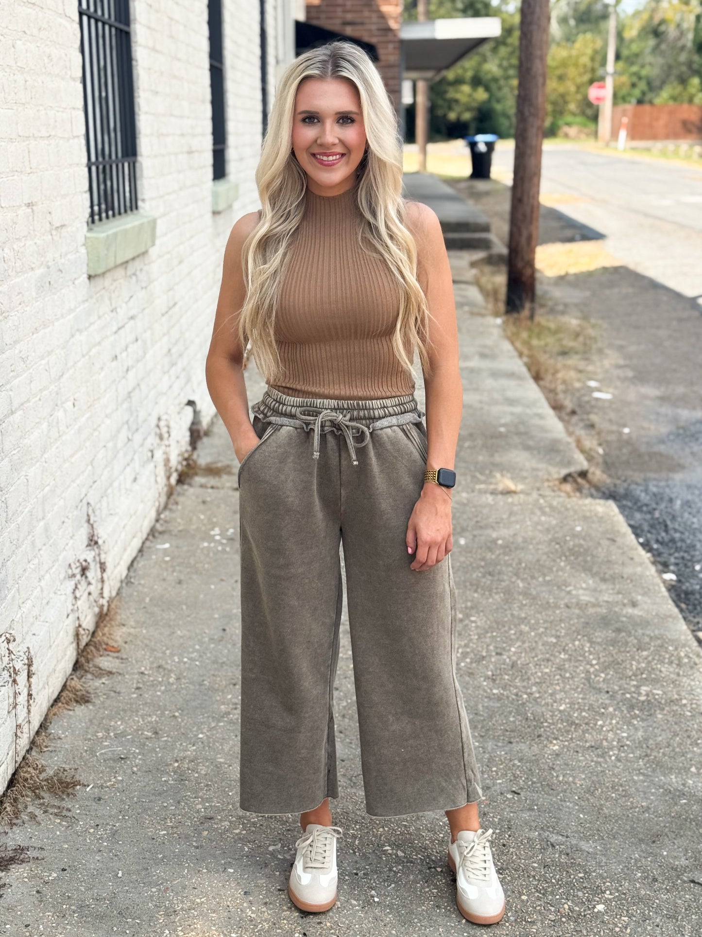 Weekend Downtime Cropped Pants OLIVE